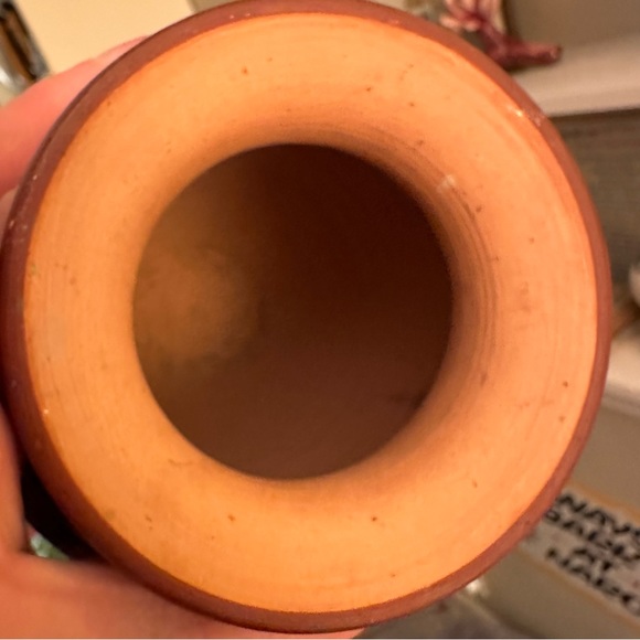 Vintage Handmade Peruvian Incan 7” Red Clay Painted Pottery Vase - Picture 6 of 8